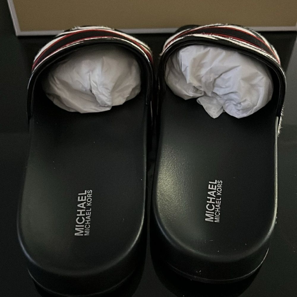 NWT Michael Kors logo printed and calf hair sandals 7 - Picture 3 of 7